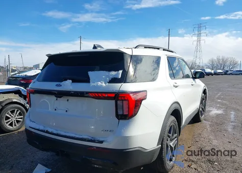 2025 Ford Explorer St-Line from USA, damaged, VIN 1FMUK8KH4SGC67774